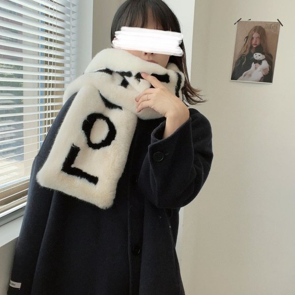 💎✨AUTHENTIC✨💎Louis Vuitton scarf - Picture 5 of 8